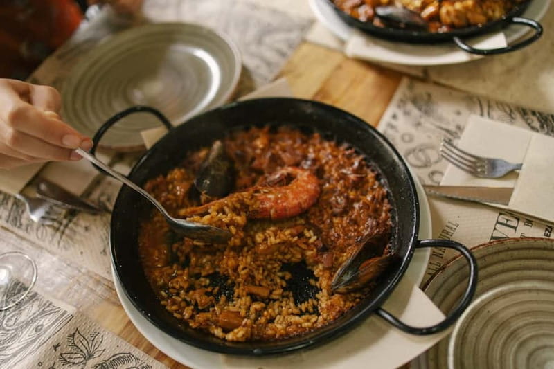 Barcelona: Gastronomic Walking Tour with Tapas Tastings - Key points / Takeaways