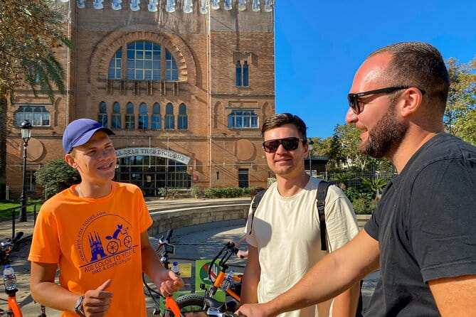 Barcelona: German guided tour by bike or e-bike - Key Points