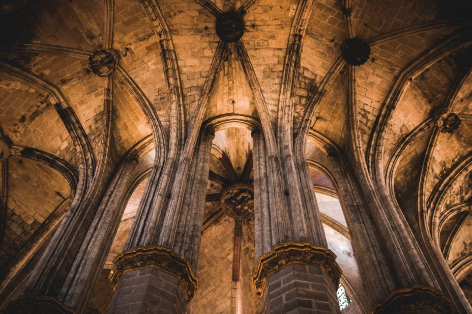 Barcelona: Gothic Quarter & La Sagrada Familia Private Tour - Key Points