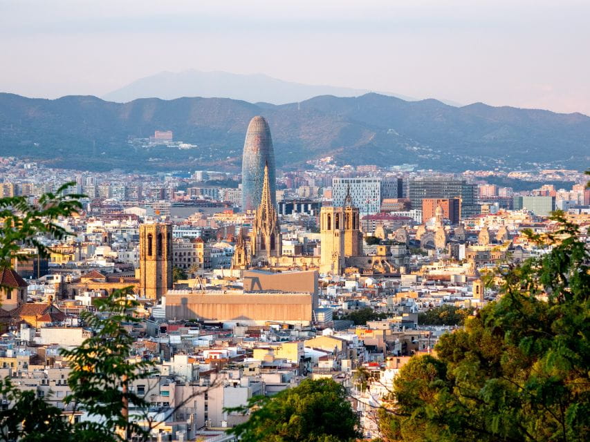 Barcelona: Gothic Quarter & La Sagrada Familia Private Tour - Driving Along Passeig De Gracia