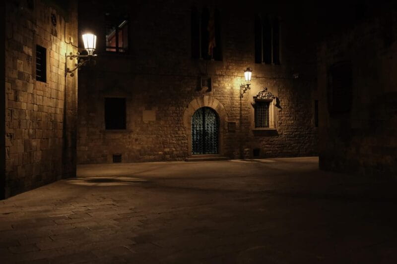Barcelona: Gothic Quarter Night Walk Mysteries and Legends - Key points / Takeaways