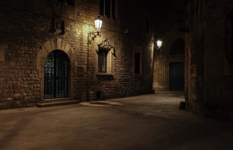 Barcelona: Gothic Quarter Night Walk Mysteries and Legends - Practical Tips for Your Night Walk
