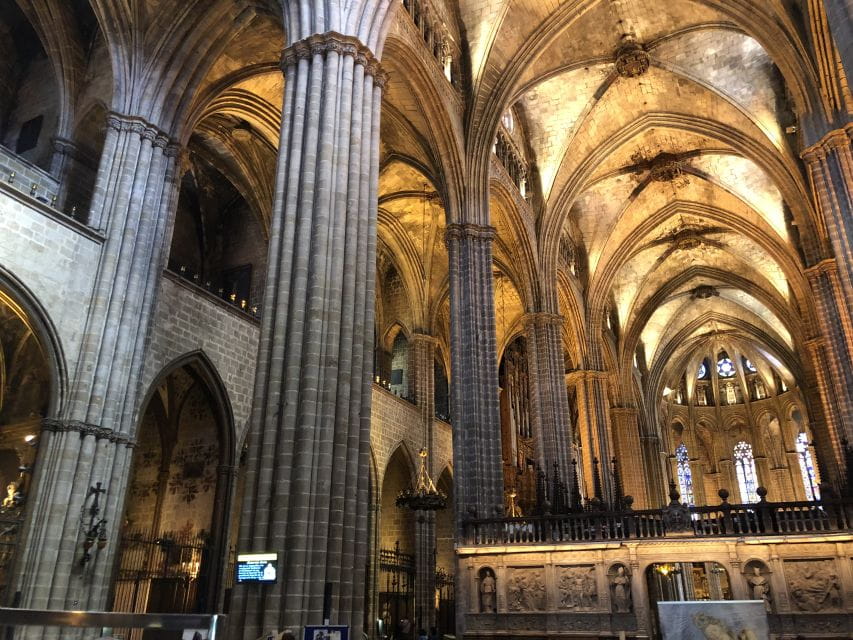 Barcelona: Gothic Quarter, Sagrada Familia & Park Güell Tour - Tour Restrictions