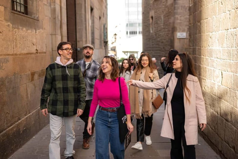 Barcelona: Guided Walking Tour of Top Sights and Hidden Gems - Exploring Barcelona’s Gothic Quarter with a Local Guide