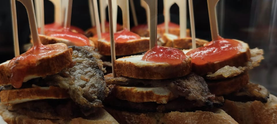 Barcelona: Guided Wine and Tapas Tour With Tastings - Itinerary Details