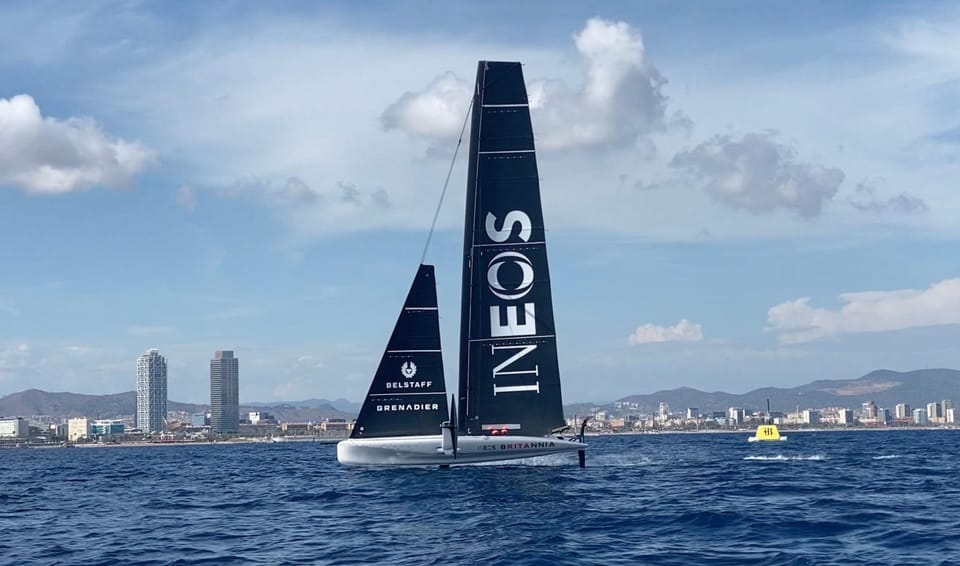 Barcelona: High Speed Powerboat Ride and Sightseeing Tour - Key Points