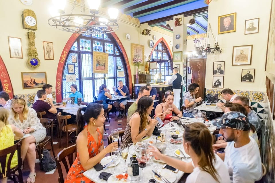 Barcelona: Highlights E-Bike Tour With Tapas - Itinerary Highlights