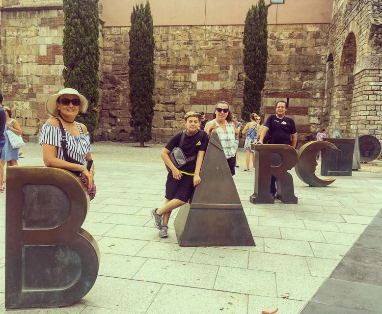 Barcelona: Highlights & Gems Private Tour With Tapa & Drink - Meeting Point