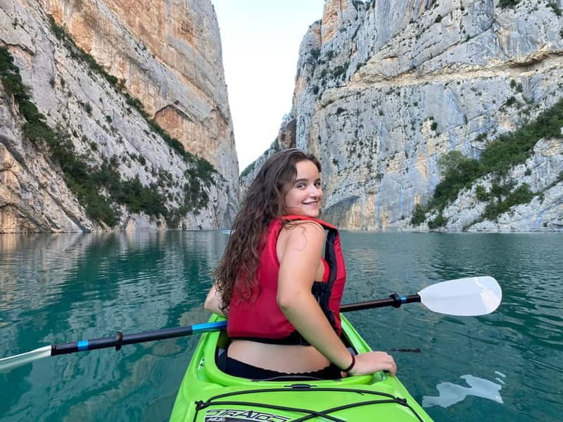 Barcelona: Kayak rental in the Mont-rebei gorge - Exploring the Mont-rebei Gorge by Kayak: A Natural Marvel