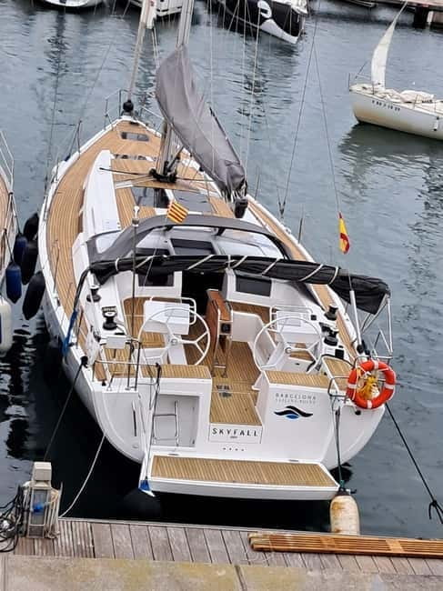 Barcelona: Luxury Sailing Experience from Port Olimpic - What to Expect During the 2-Hour Voyage