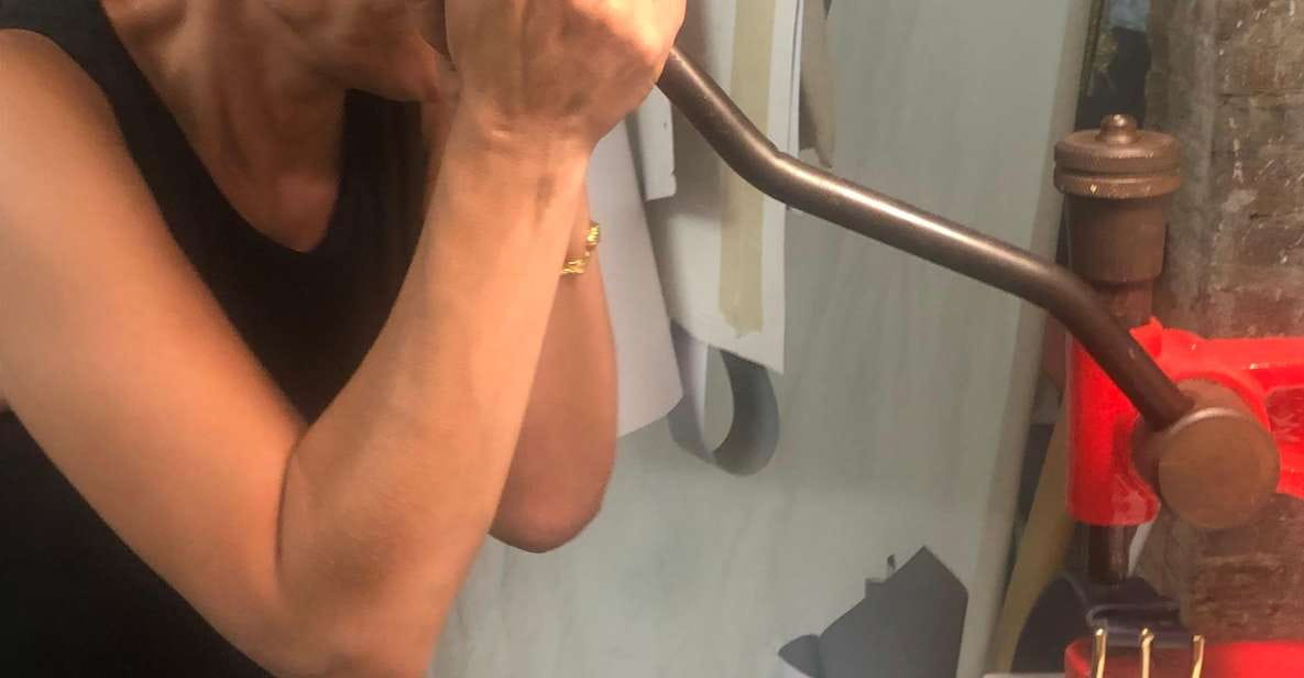 Barcelona: Make Your Own Belt Experience - Expert Artisans