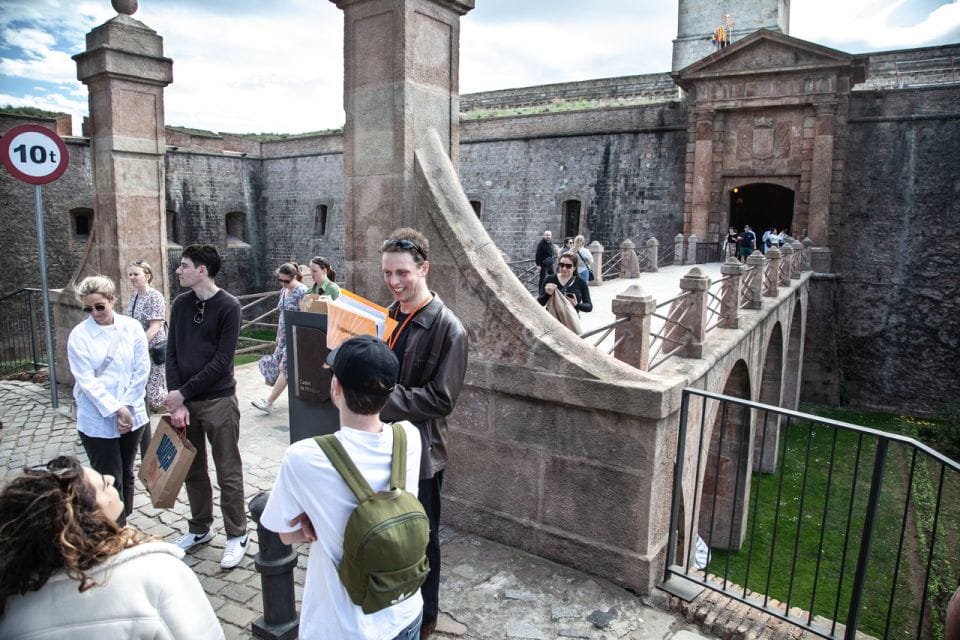 Barcelona: Montjuïc Walking Tour With Optional Flamenco Show - Things To Know