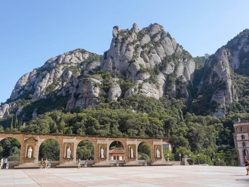 Barcelona: Montserrat Tour With Cog-Wheel & Black Madonna - Itinerary Details