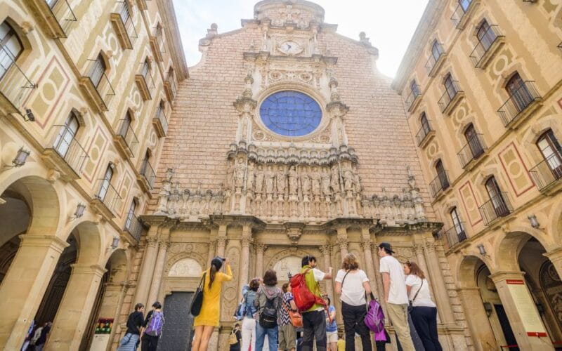 Barcelona: Montserrat Visit & Lunch at Farmhouse Small Group - Scenic Drive and the Farmhouse Lunch