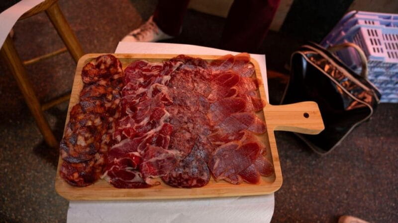 Barcelona: Old Markets with Tasting Tapas E-bike Tour - Key points / Takeaways