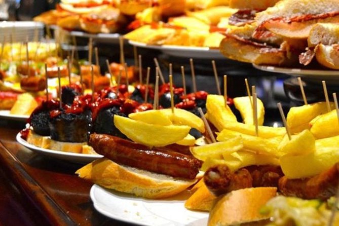 Barcelona Old Town Night Small Group Tour With Tapas & Flamenco - Included Beverage Options