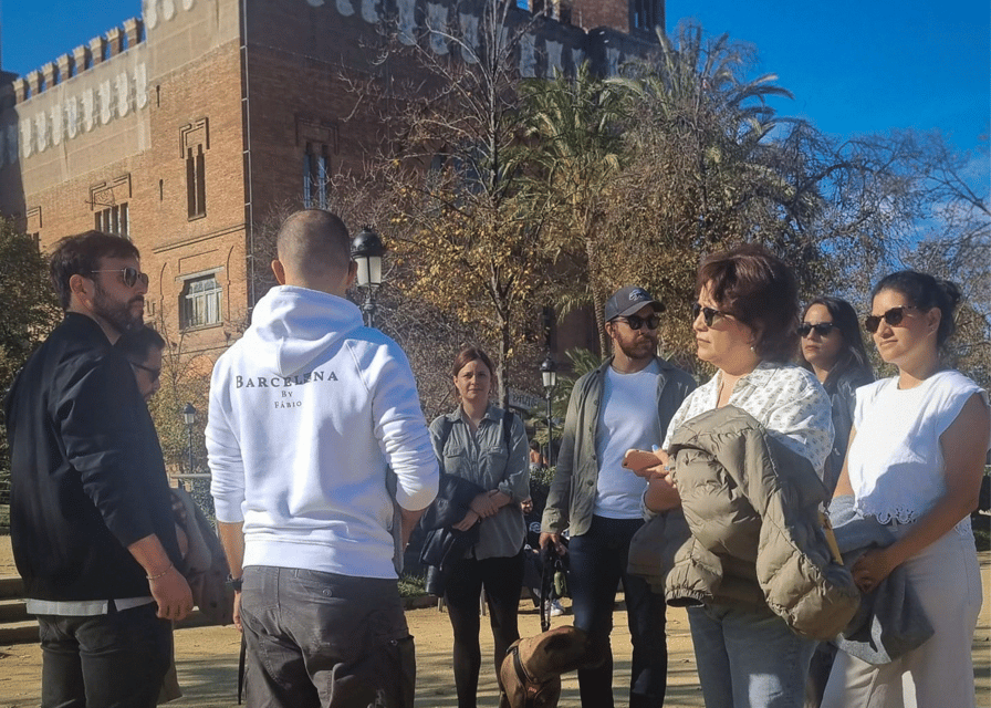 Barcelona: Old Town Private Walking Tour of Past and Present - Tour Experience