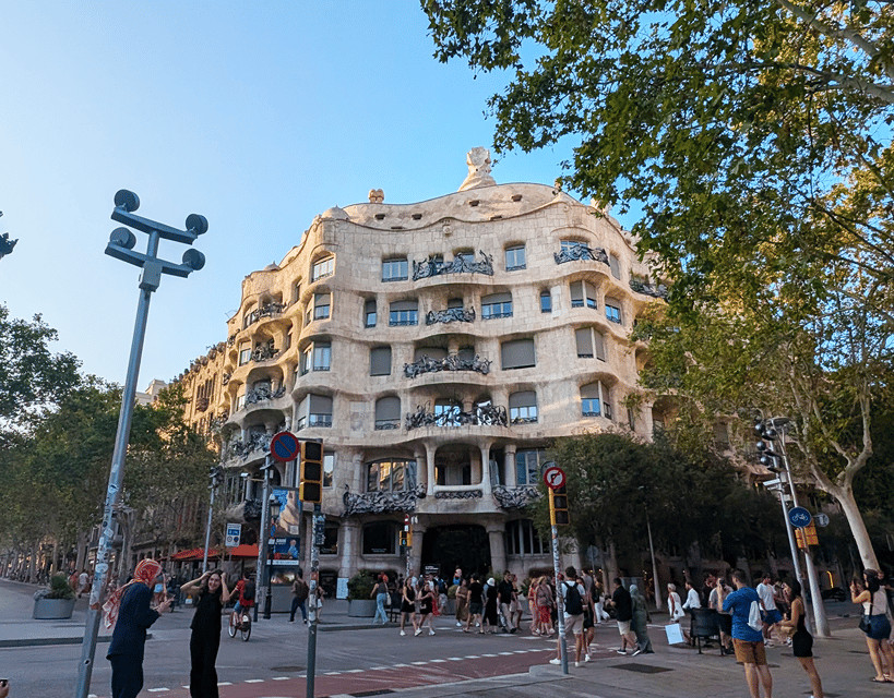 Barcelona: Old Town Private Walking Tour of Past and Present - Participant Information