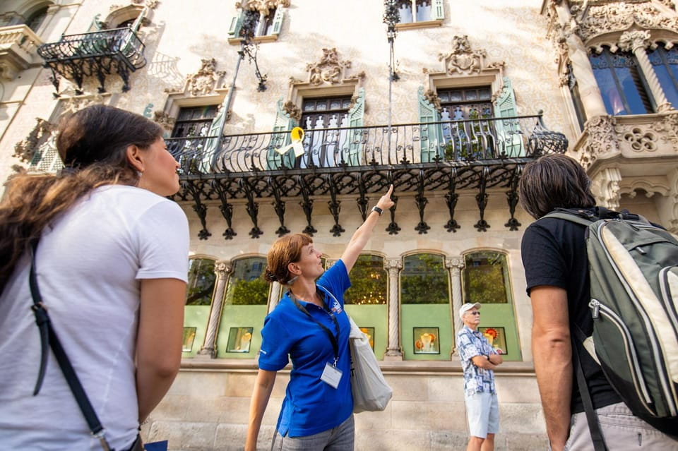 Barcelona: Old Town Walking Tour With Optional Casa Batlló - Key Points