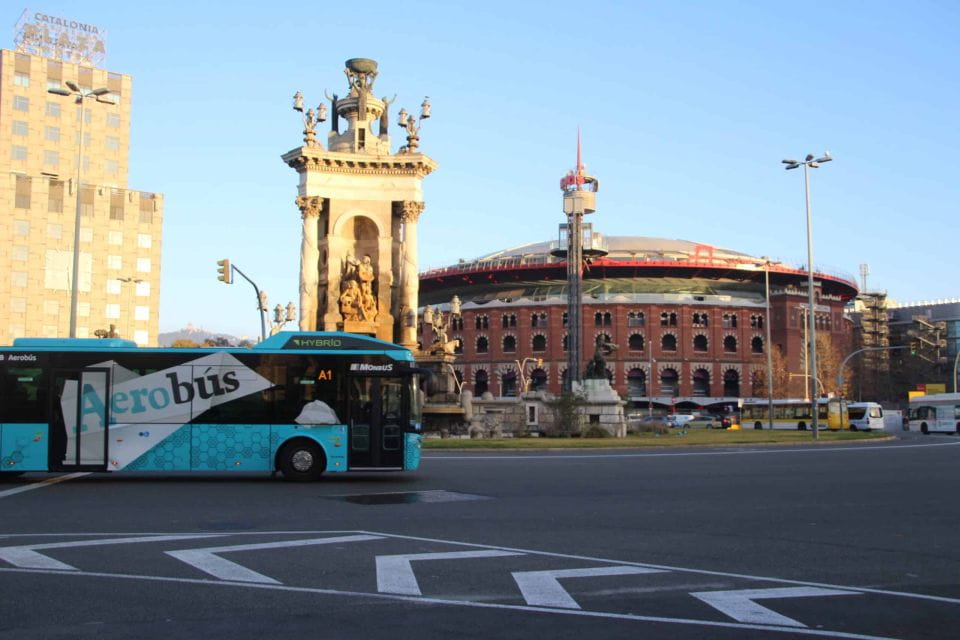 Barcelona: One-Way Shared Transfer To/From Airport and City - Experience and Comfort