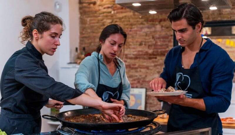 Barcelona: Paella Cooking Class with Sangria & Cava Tasting - How the Experience Works: What to Expect from Start to Finish