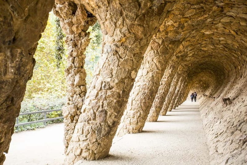 Barcelona: Park Güell Guided Tour with Skip-the-line Entry - Breaking Down the Experience: What to Expect Step-by-step