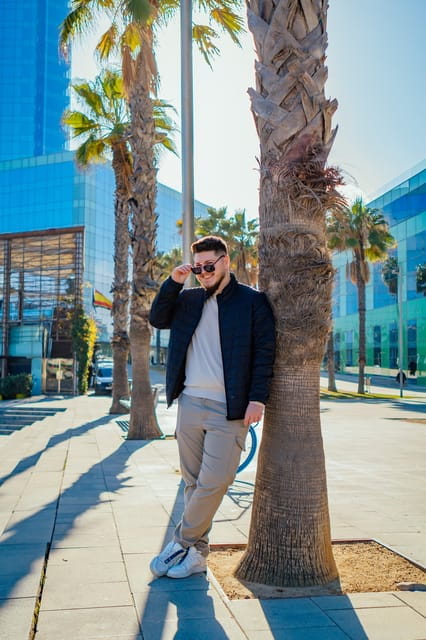 Barcelona Photo Experience: Famous Landmarks or the Beach! - Key Points