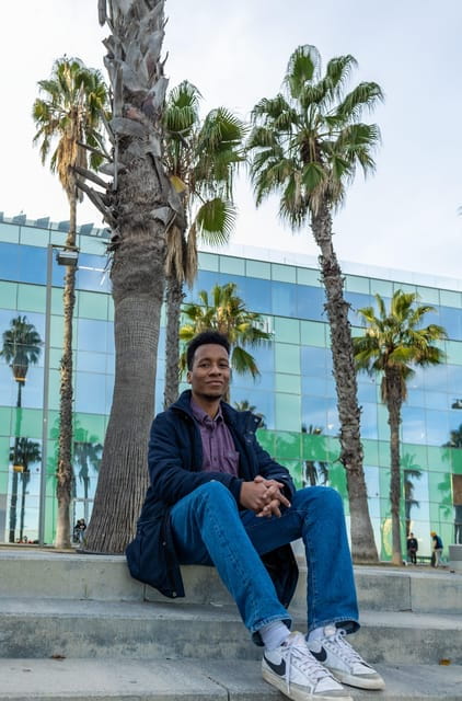 Barcelona Photo Experience: Famous Landmarks or the Beach! - Professional Guidance and Assistance