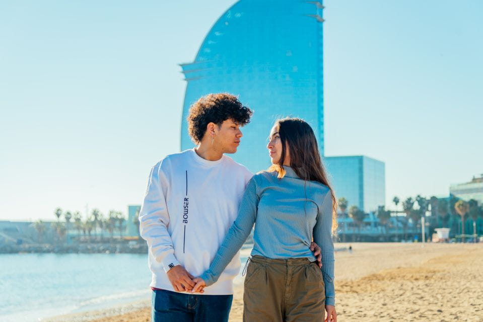 Barcelona Photo Experience: Famous Landmarks or the Beach! - Language and Accessibility