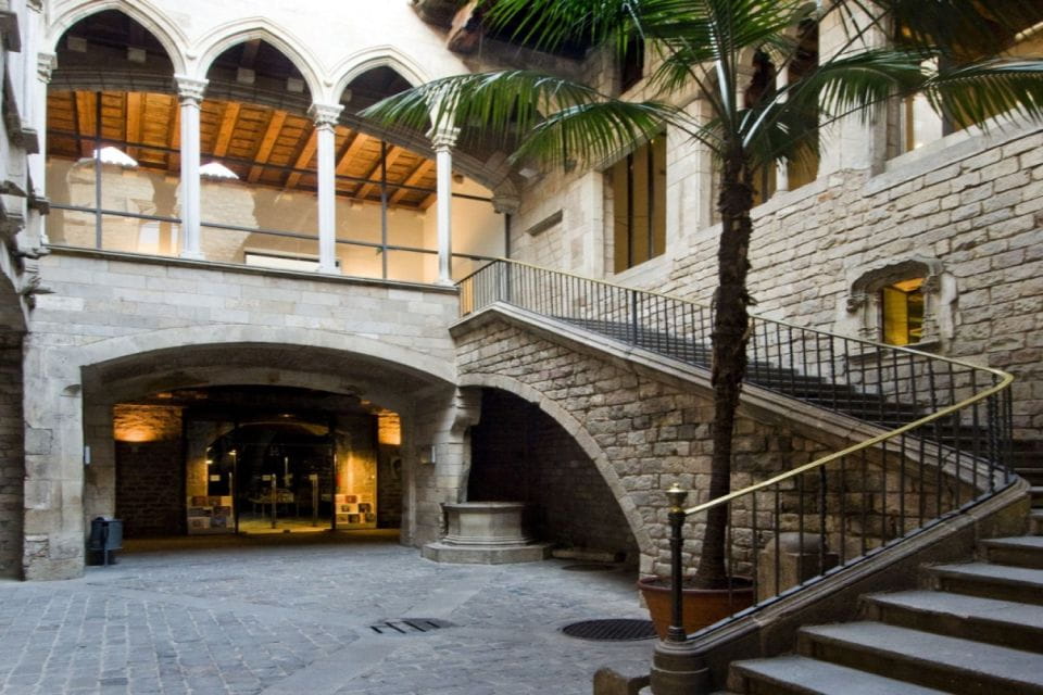 Barcelona: Picasso Museum Tour With Moco Museum Ticket - Key Points