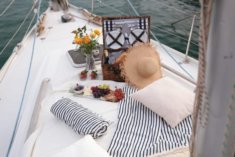 Barcelona: Private Romantic Sailing Tour with Drinks - Logistics and Practical Considerations