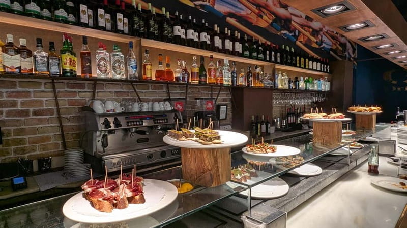 Barcelona Private Tapas & Historical Tour with a Local Guide - Who Will Love This Tour?