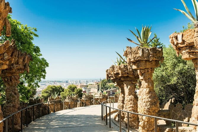 Barcelona: Reserved Group Entrance to Park Güell with Audio Guide - Entering the World of Gaudí’s Masterpiece