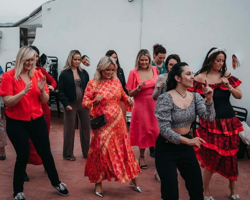 Barcelona: Rooftop Salsa Class with Bottomless Sangria - FAQs