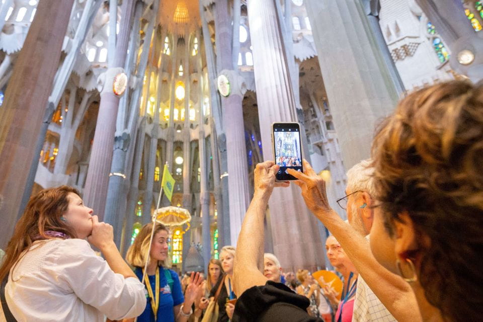 Barcelona: Sagrada Família and Park Güell Combo Guided Tour - Key Points