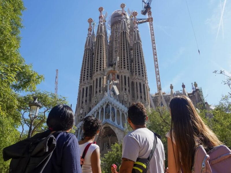 Barcelona: Sagrada Familia and Park Güell Tour - Key points / Takeaways