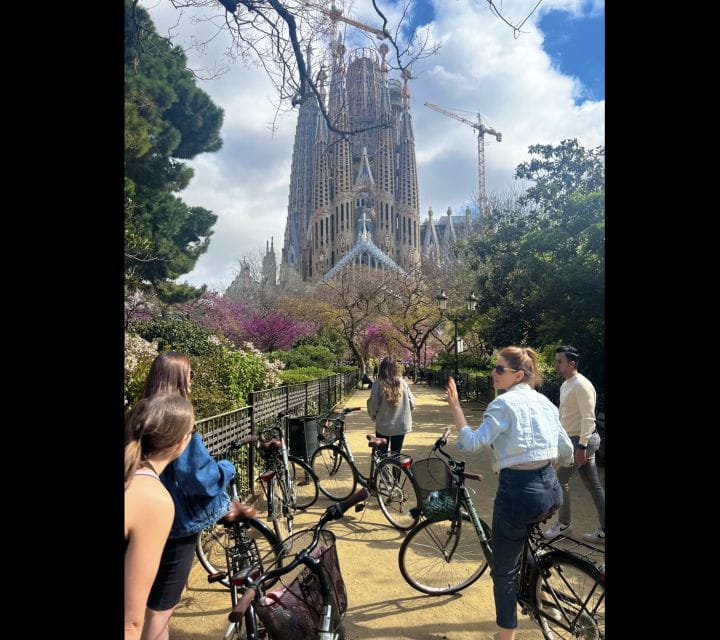 Barcelona: Sagrada Familia Electric Scooter or Bike Tour - Sights Along the Barceloneta Coast