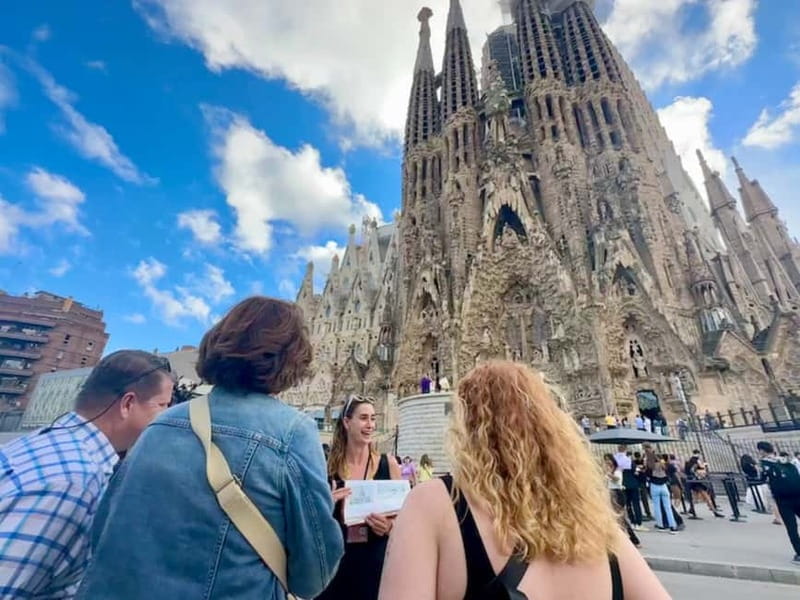 Barcelona: Sagrada Familia & Park Guell Tour with Transfer - FAQ