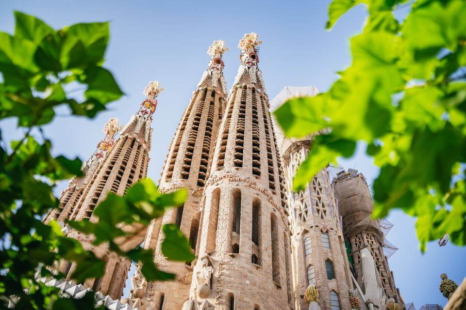 Barcelona: Sagrada Familia Skip-the-Line Entry Ticket & Tour - Tour Inclusions
