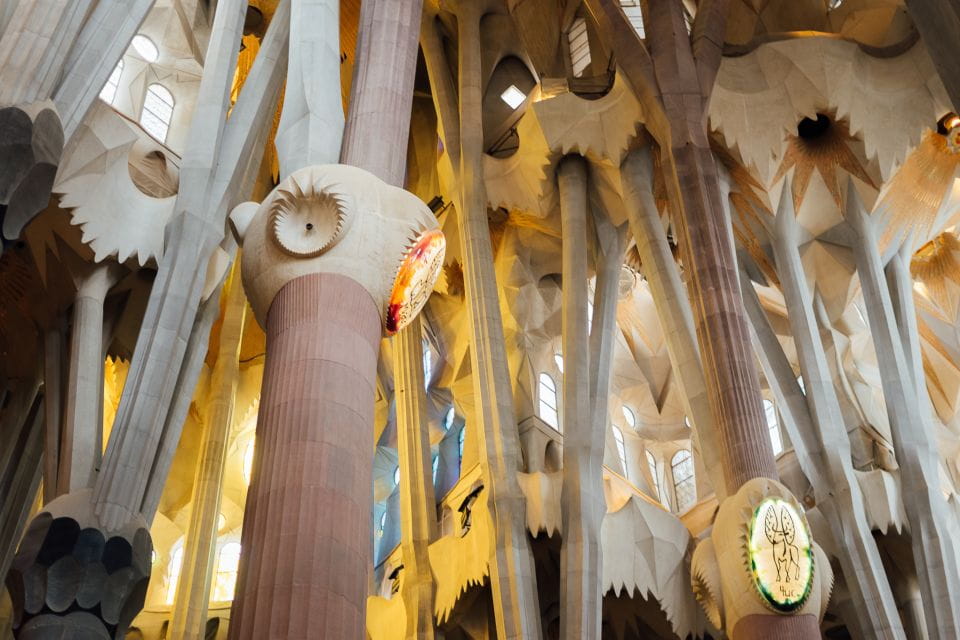 Barcelona: Sagrada Familia Skip-the-line Guided Tour - Knowledgeable and Engaging Guides