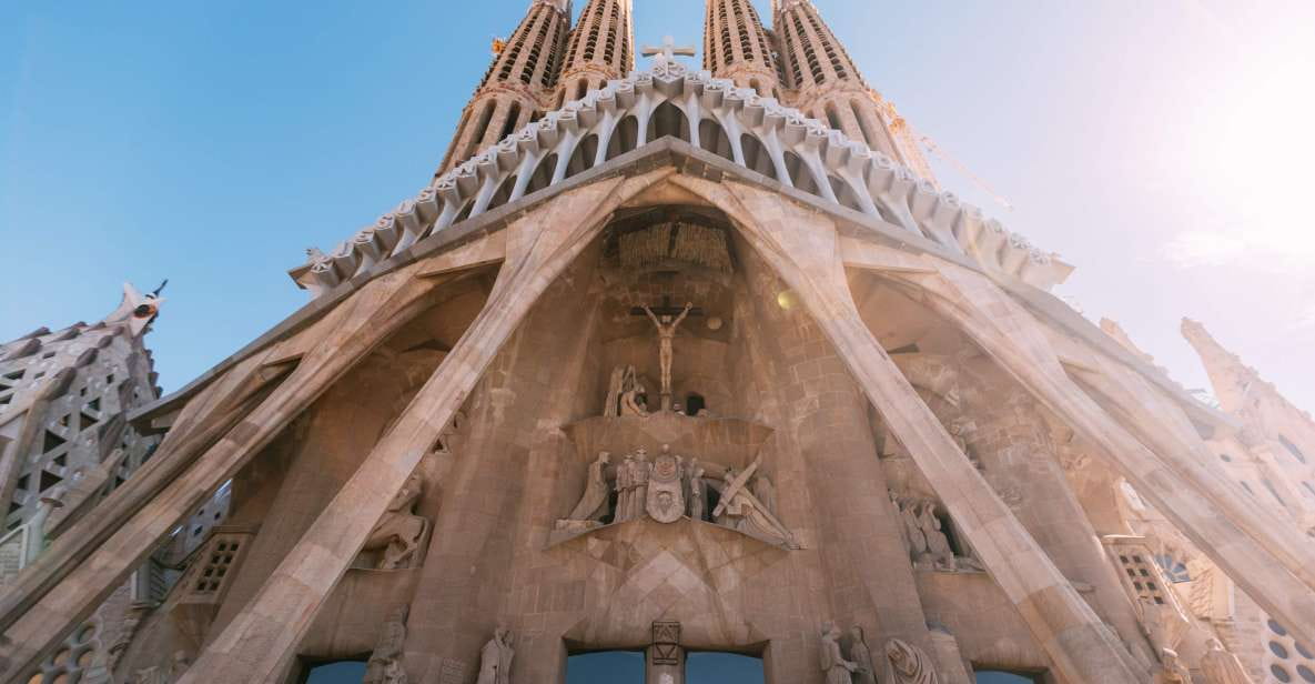 Barcelona: Sagrada Familia Small Group Guided Tour - Inclusions and Accessibility
