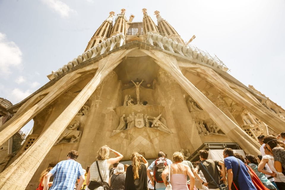 Barcelona: Sagrada Familia Tour With Optional Tower Access - Panoramic Views From Towers