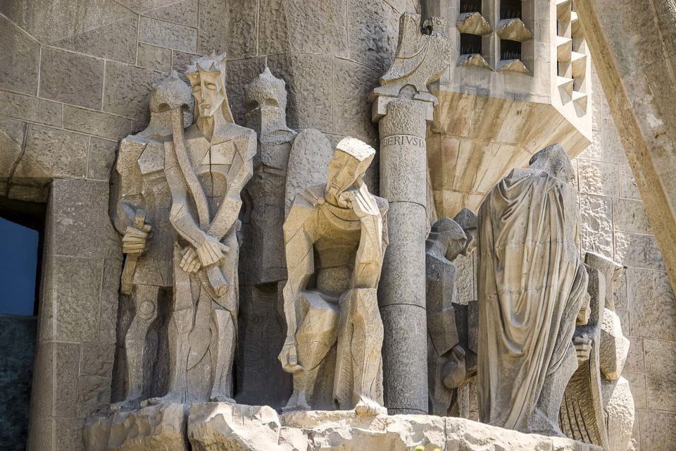 Barcelona: Sagrada Familia Tour With Optional Tower Access - Things To Know