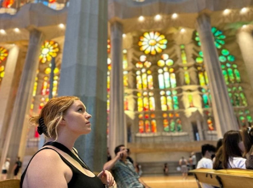 Barcelona: Sagrada Familia Tour With Skip-The-Line Access - Key Points