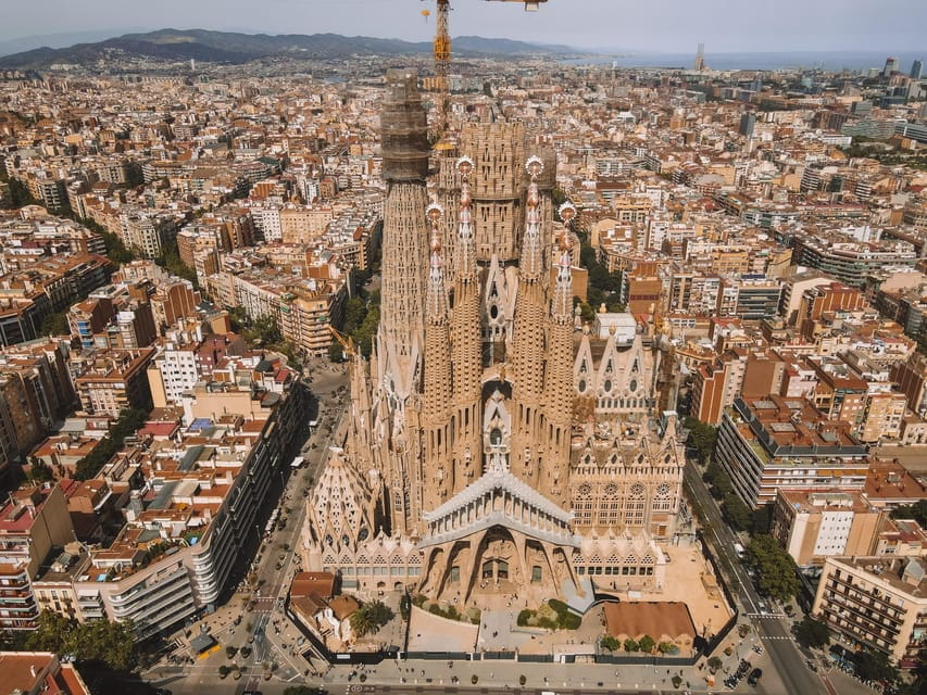 Barcelona: Sagrada Familia Tour With Tower Access Option - Booking and Cancellation Policy