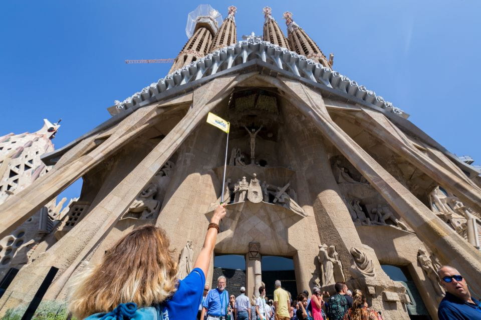 Barcelona: Sagrada Familia Tour With Tower Access Option - Things To Know