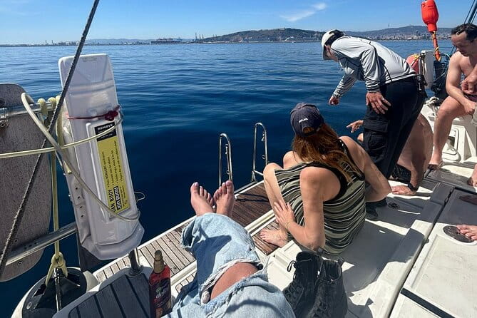 Barcelona Sailing with Tapas and Drinks - FAQ