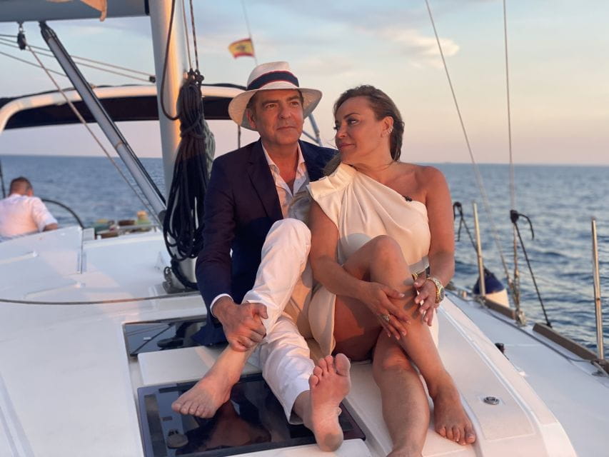 Barcelona: Scenic Sailboat Tour With Snacks and Drinks - What to Bring