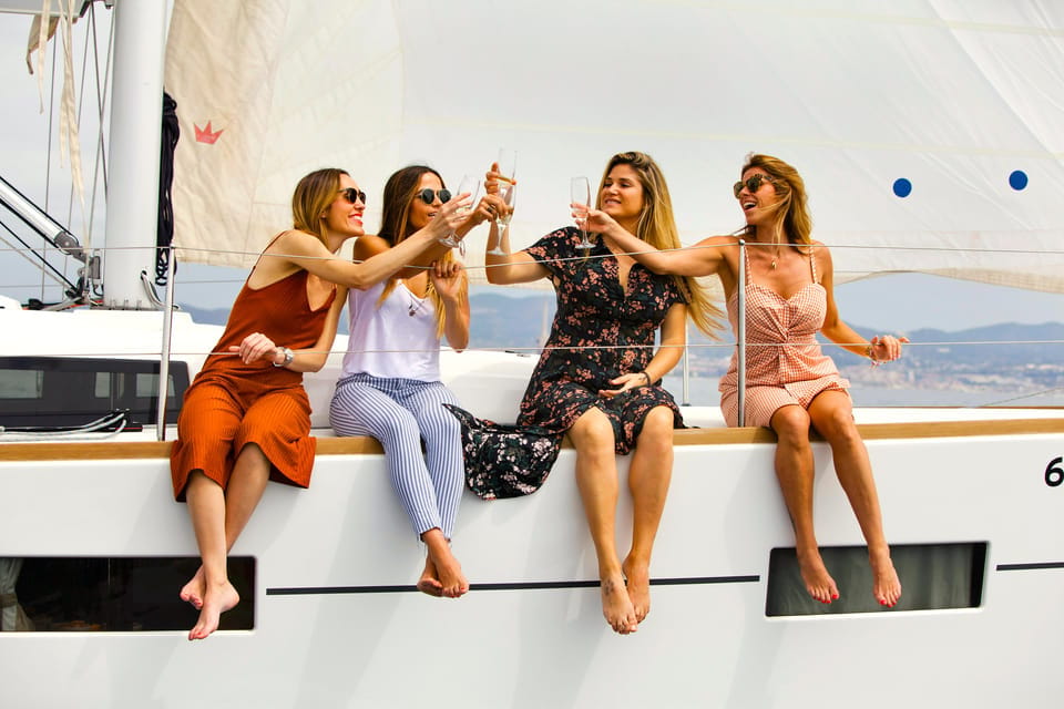 Barcelona: Scenic Sailboat Tour With Snacks and Drinks - Customer Reviews and Ratings