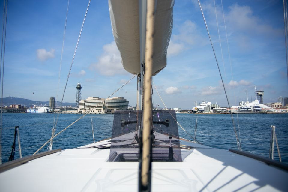 Barcelona Sightseeing Sailing - Group Size and Language Options